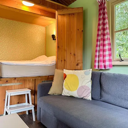 Aarde בית נופש Zwaluwe